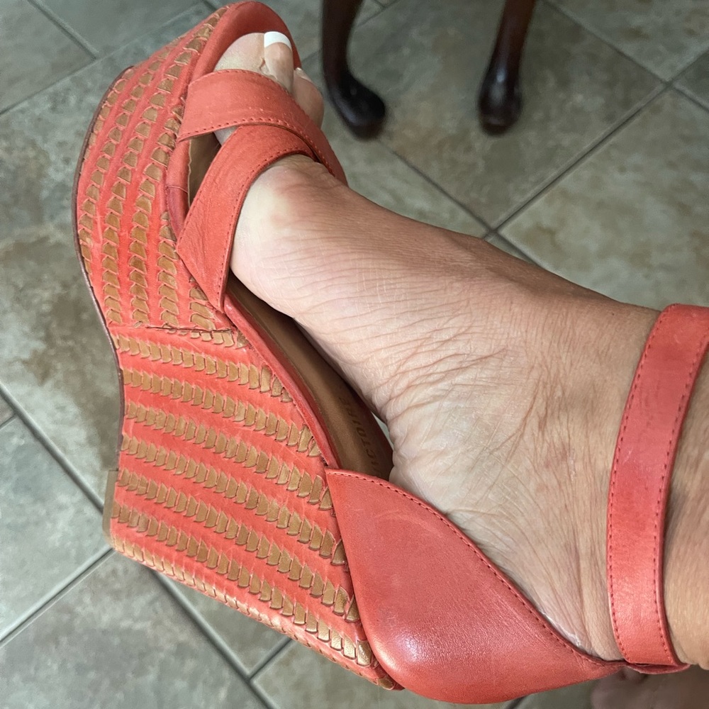 cutest wedges  maybe worn once  beautiful with weaving inside the wedge